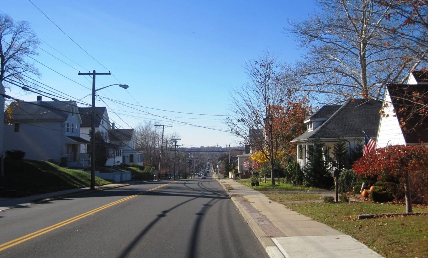 Gutter Gutter Services Sayreville, NJ Seamless gutter services on a Sayreville, NJ home by Middlesex Gutter Supply